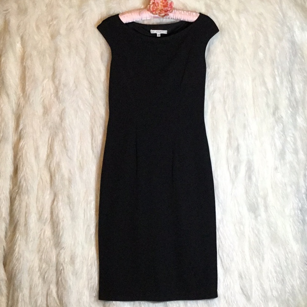 🍸Flattering black mid-length cocktail dress🍸